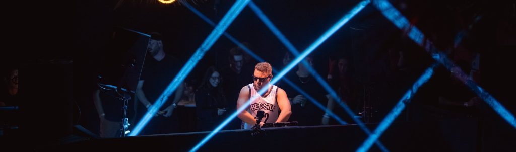 Cody Chase Highlights His Signature Sound with ‘Like This:’ an Immersive Experience For Listeners