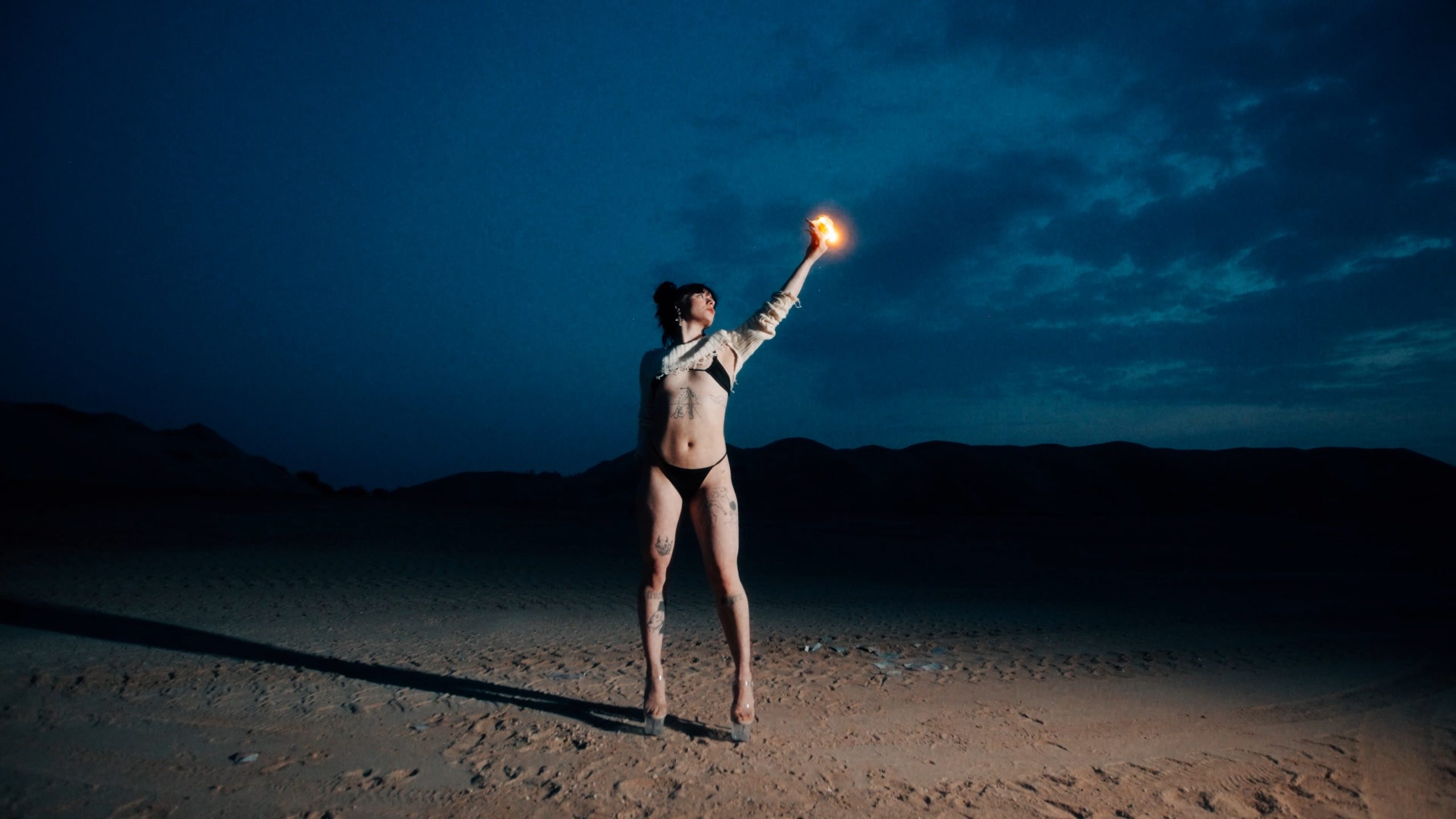 Emma Philine explores raw hyperpop & electronica power in “HURRICANE”