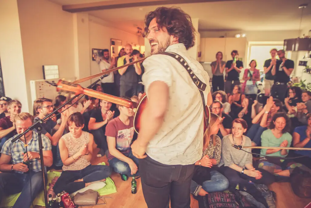Everything You Missed at Sofar Sound’s Super Secret Show at pinkFROG