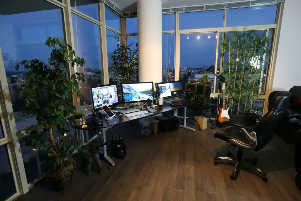 The Best Monitor Arms Under $120: Top Picks to Boost Your Studio And Gaming Setup Without Breaking the Bank